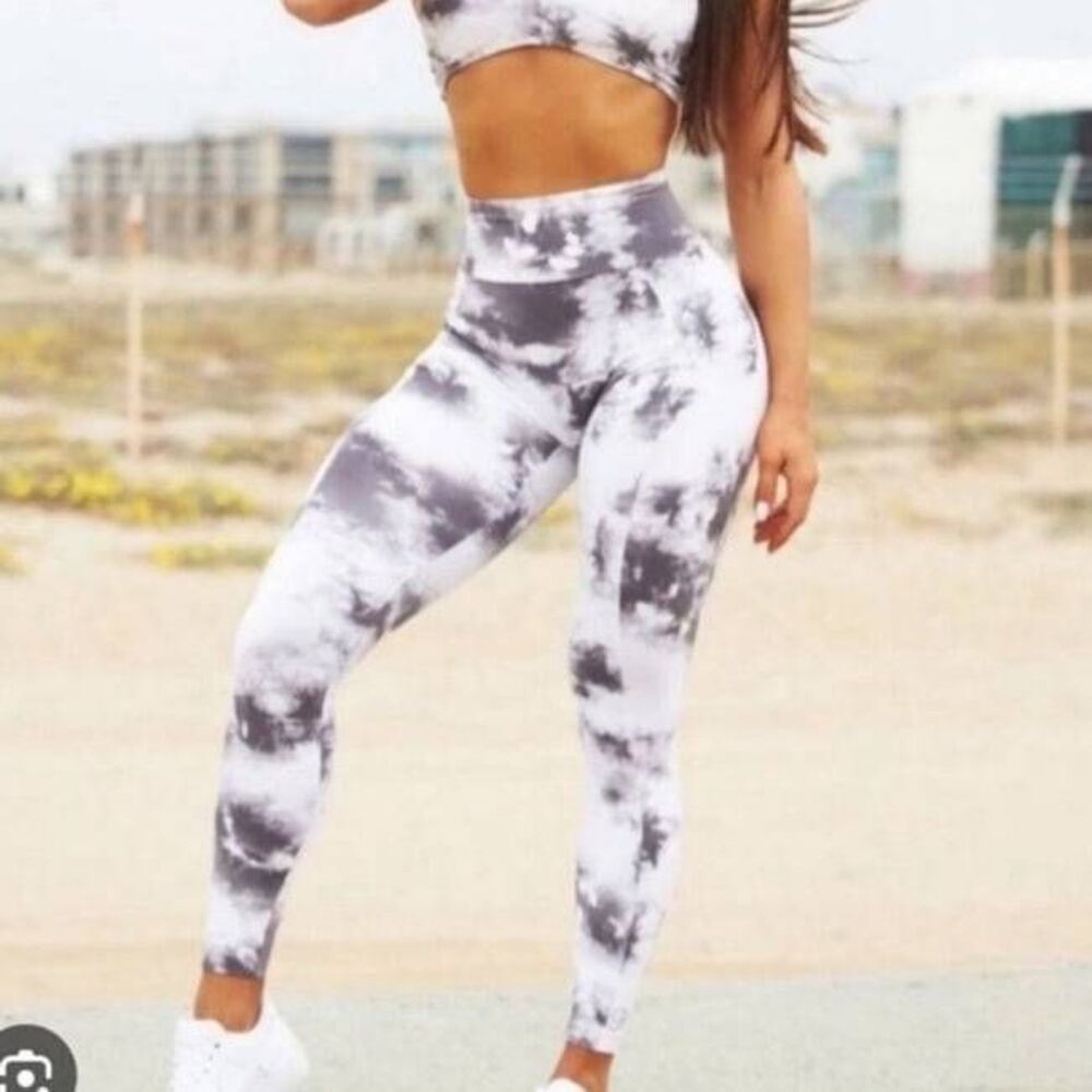 Bombshell Sportswear Grey White Tie Dye Marble Booty Lift Scrunch Leggings Small